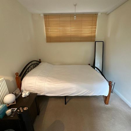 Cozy Room In Shared Home Near Canary Wharf Лондон Экстерьер фото