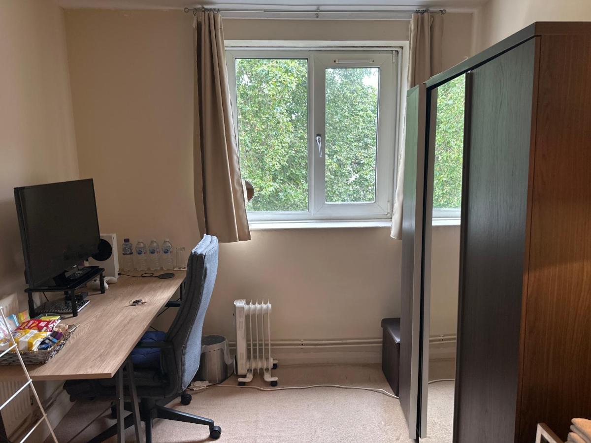 Cozy Room In Shared Home Near Canary Wharf Лондон Экстерьер фото