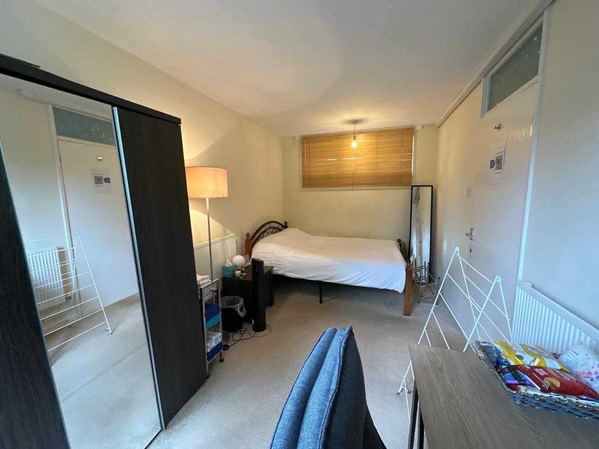 Cozy Room In Shared Home Near Canary Wharf Лондон Экстерьер фото